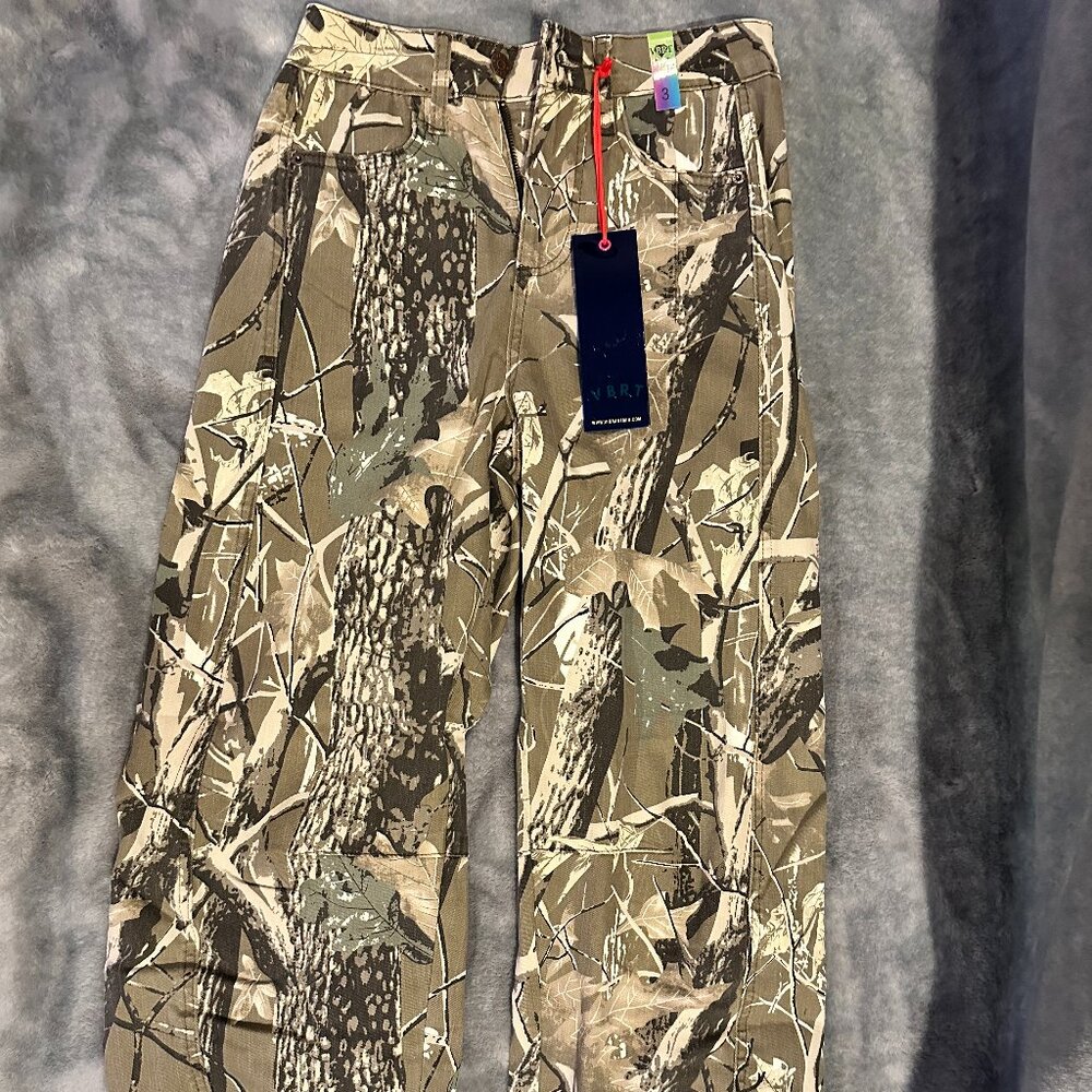 Vibrant Miu Camo Barrel Jean - Size 3 (Size 25 waist) - NWT